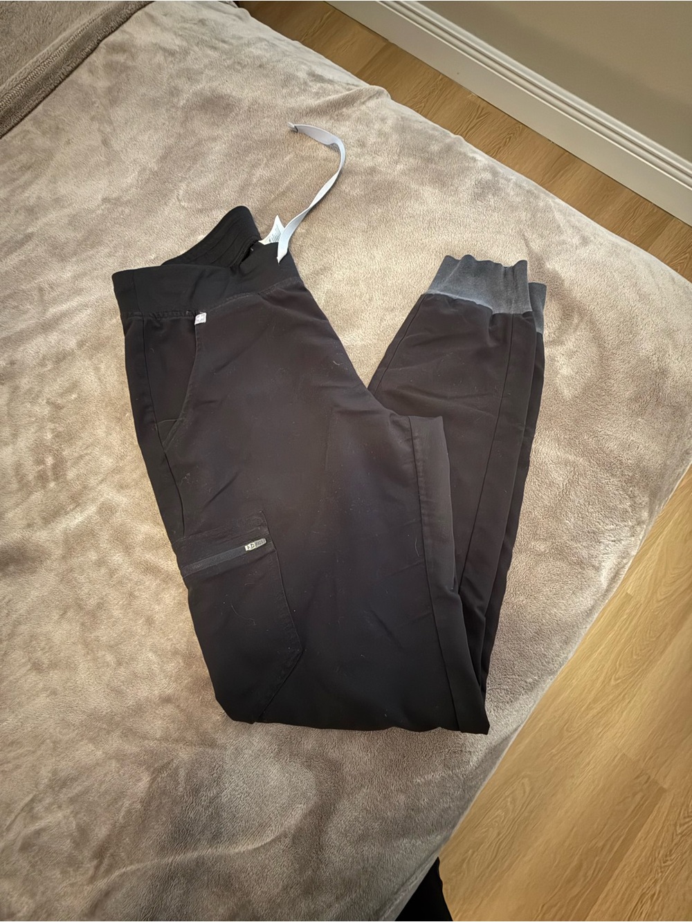 Figs Black Women's Jogger Sweatpants with Ribbed Ankles Small Tall